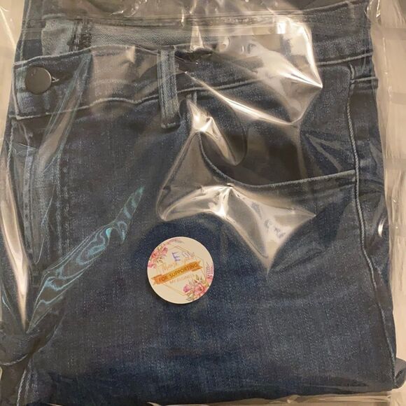 ✨ HP✨J Brand
Maria High Rise Skinny Jeans in Belladonna✨ - Picture 10 of 10